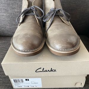 Clarks Bushacre 2 Chukka Boots w/ Box
